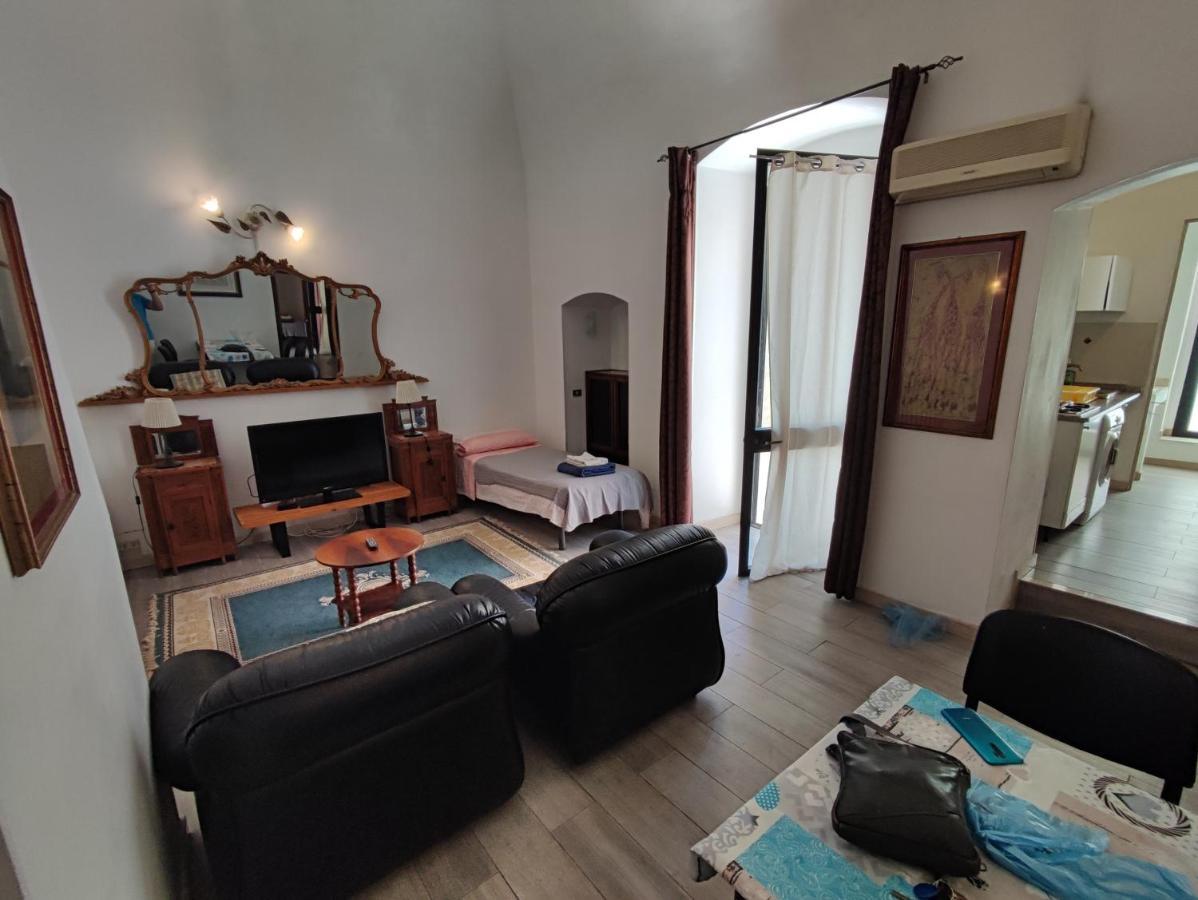 Very Central Apartment, By Shops, Bars, Restaurants Bari Esterno foto